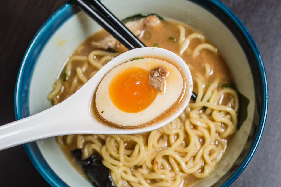 高雄美食 - 九湯屋拉麵 - 苓雅店 高雄美食 - 九湯屋拉麵 - 苓雅店