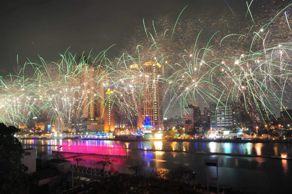 2017-高雄燈會藝術節-大港花火秀懶人包