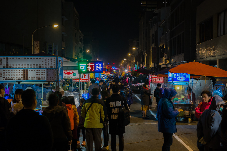 高雄旅遊 - 駁二夜市 橋下夜市 星期六限定