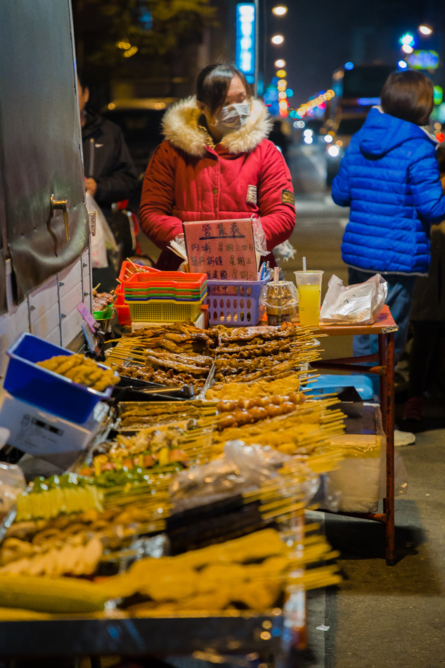 高雄旅遊 - 駁二夜市 橋下夜市 星期六限定 高雄旅遊 - 駁二夜市 橋下夜市 星期六限定