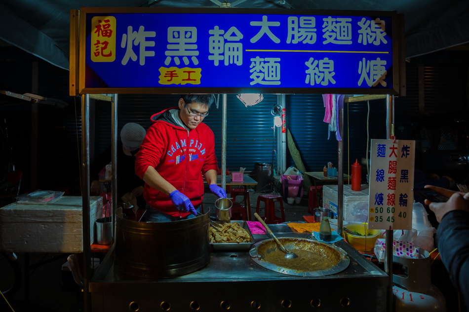 高雄旅遊 - 駁二夜市 橋下夜市 星期六限定