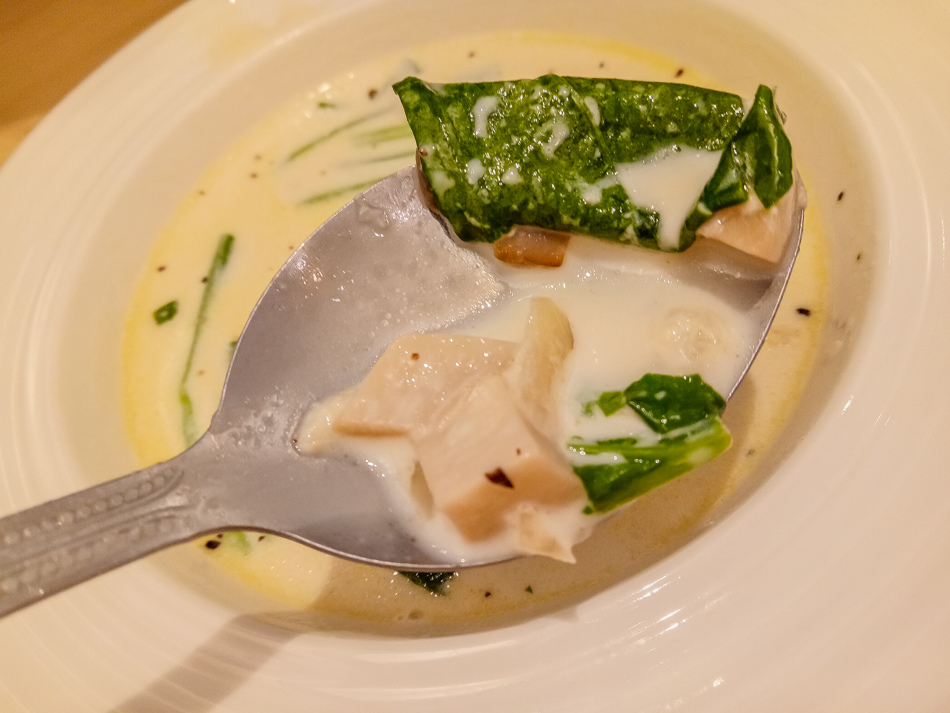 bitch小姐 - 泰式打拋豬 bitch小姐 - 泰式打拋豬