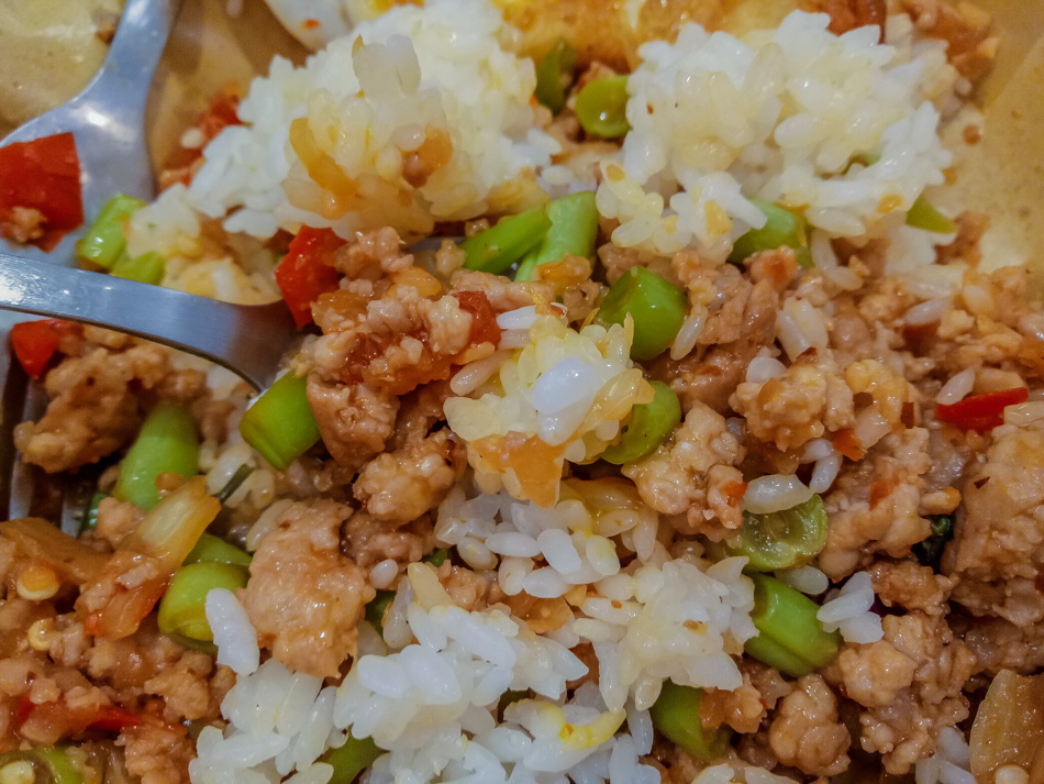 bitch小姐 - 泰式打拋豬 bitch小姐 - 泰式打拋豬