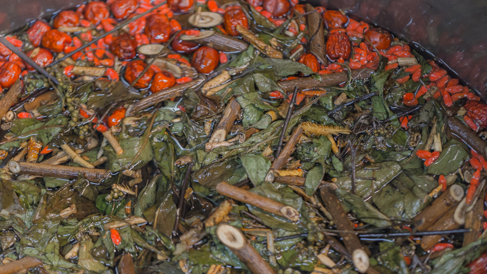 捷運凹子底站 - 龍華市場 - 鐵馬佬青草茶 捷運凹子底站 - 龍華市場 - 鐵馬佬青草茶