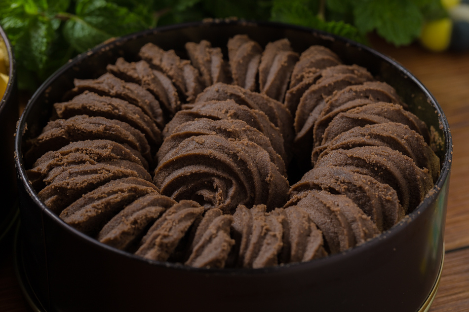 伊莎貝爾馬來貘聯名超可愛鐵盒 伊莎貝爾馬來貘聯名超可愛鐵盒