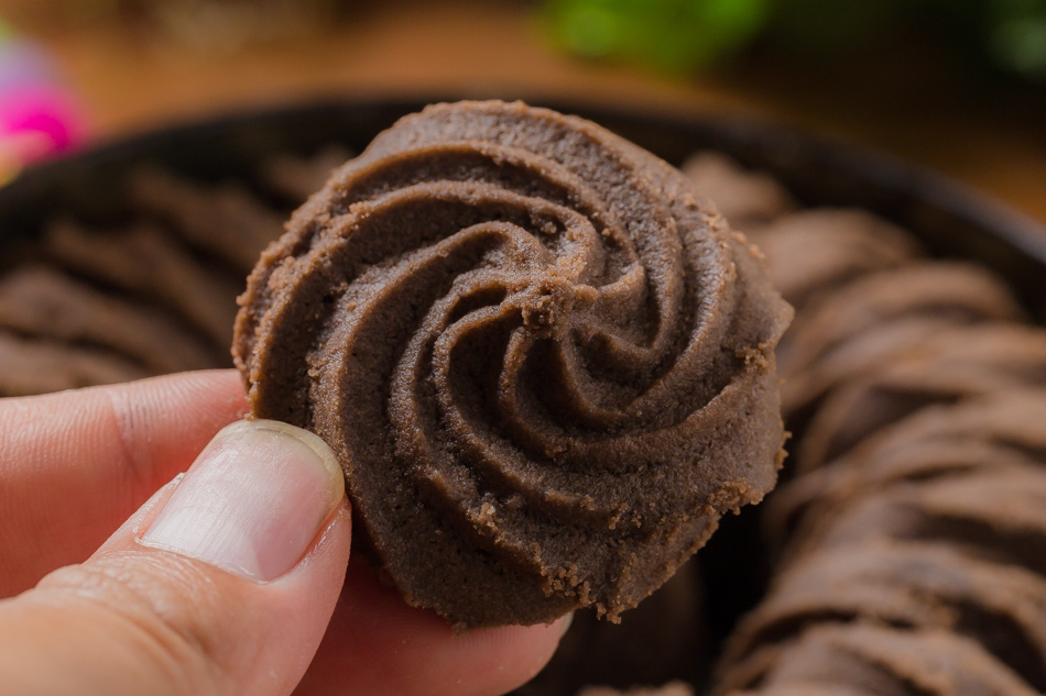 伊莎貝爾馬來貘聯名超可愛鐵盒 伊莎貝爾馬來貘聯名超可愛鐵盒