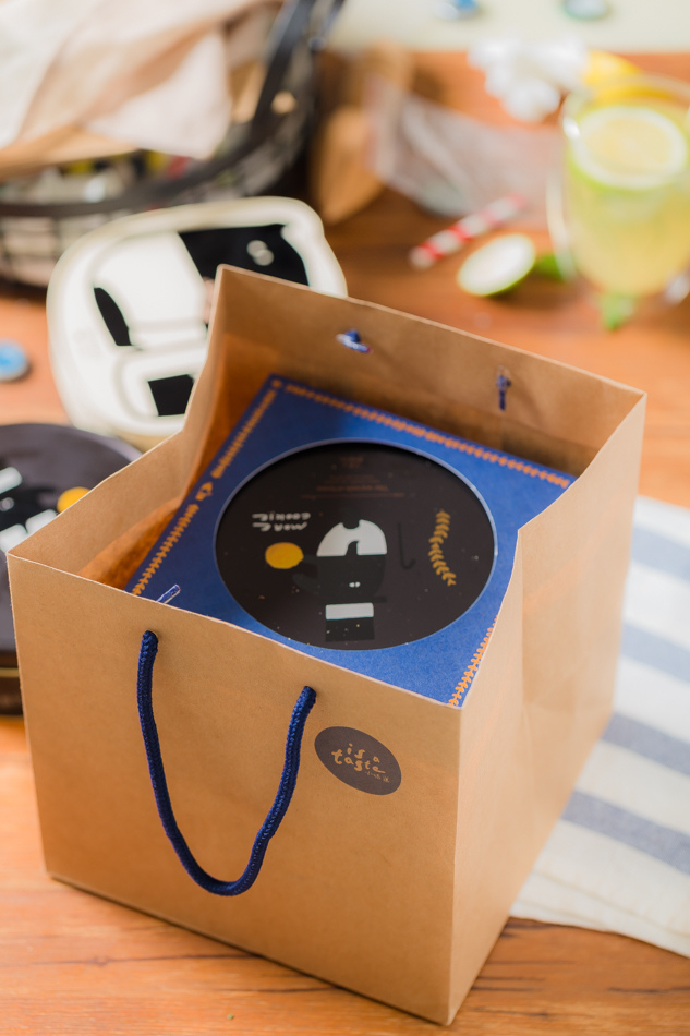 伊莎貝爾馬來貘聯名超可愛鐵盒 伊莎貝爾馬來貘聯名超可愛鐵盒