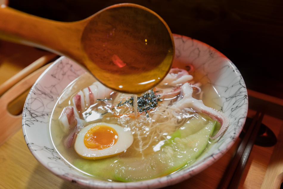 鹽埕美食 - 澎味小卷麵線 鹽埕美食 - 澎味小卷麵線