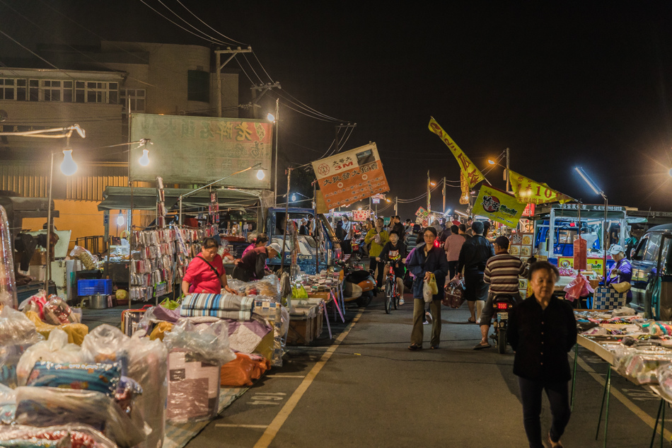 蚵仔寮夜市