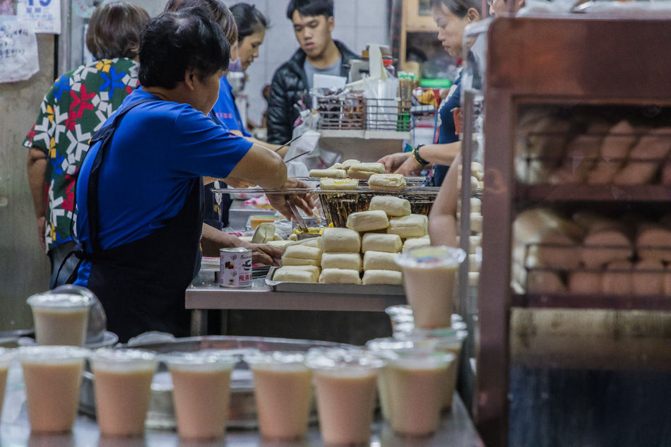 東港宵夜 佳吉飲料店烤饅頭 東港宵夜 佳吉飲料店烤饅頭