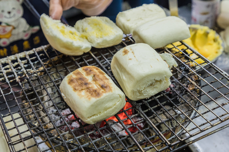 東港宵夜 佳吉飲料店烤饅頭