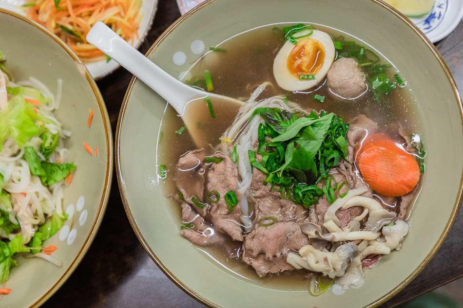 高雄岡山美食 - 好湯頭(越南風格的料理)