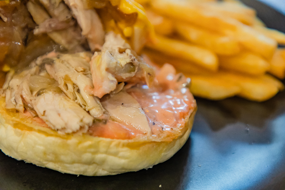 新興區美食 / 法式烤雞 新興區美食 / 法式烤雞