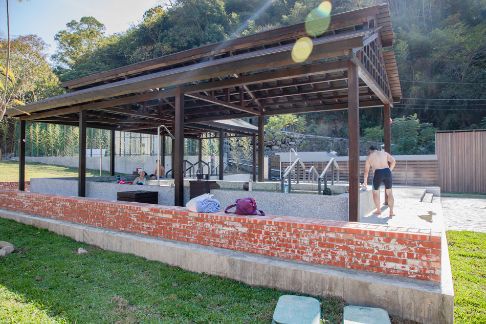 六龜花賞溫泉公園露營趣