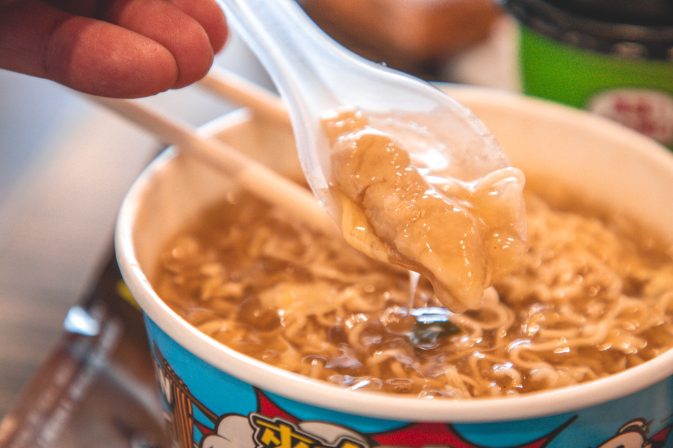 丹丹漢堡肉跟飯 丹丹漢堡肉跟飯套餐,肉羹與泡麵體的奇妙組合