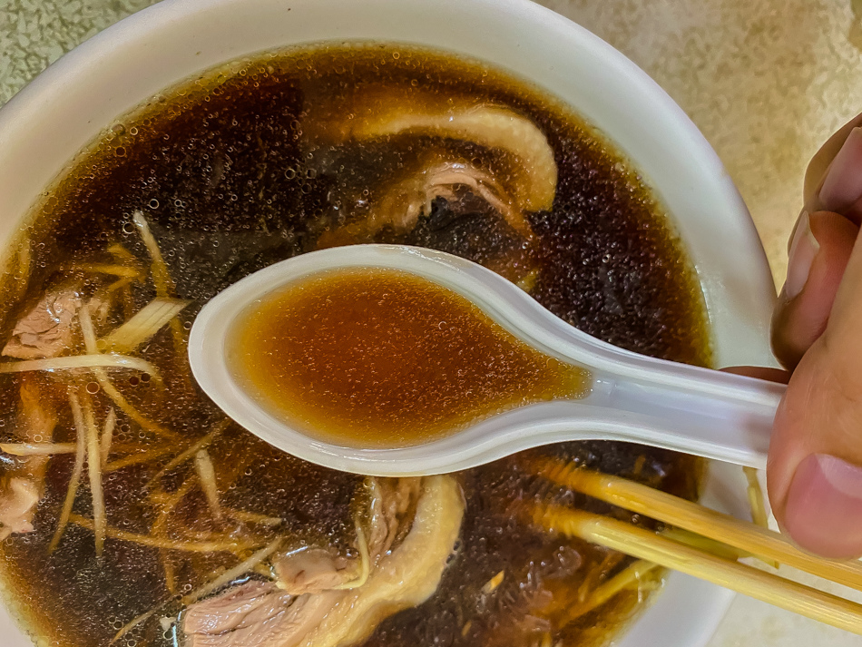 岡山美食 - 阿吉當歸鴨肉麵線 岡山美食 - 阿吉當歸鴨肉麵線