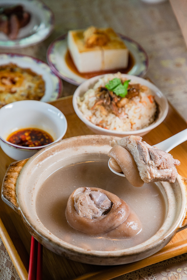 長生29 / 台菜 / 煲湯 / 煲仔飯 / 滷肉飯 / 土魠魚 / 飯湯 / 高麗菜飯