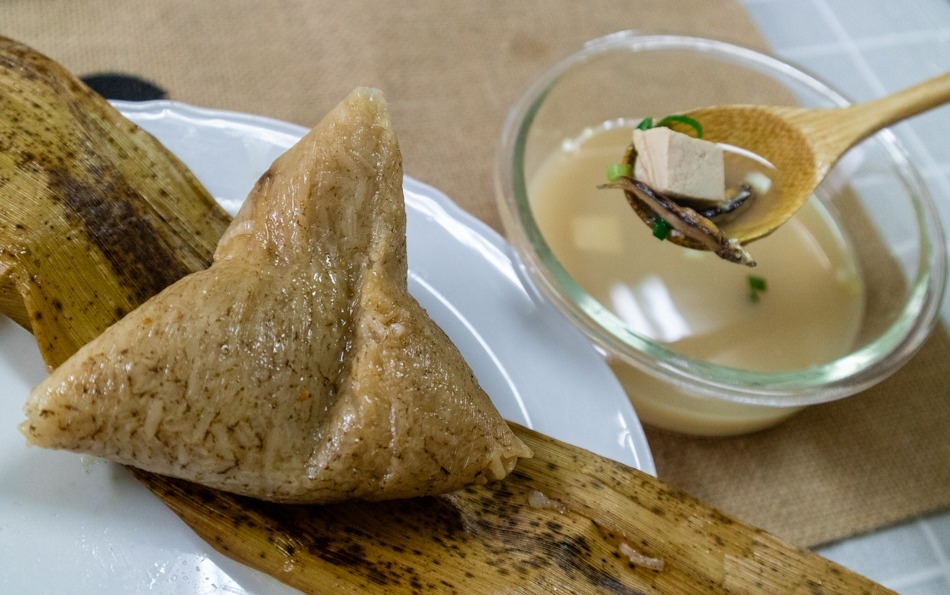 高雄鹽埕美食 - 阿伯肉粽 高雄鹽埕美食 - 阿伯肉粽