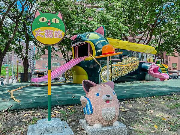 高雄特色公園 鼎泰童話公園x 有大貓公車 巨人城堡 泰山滑索 來個繃繃彈跳床 吃心絕對 美食旅遊部落格 痞客邦 高雄特色公園 鼎泰童話公園x 有大貓公車 巨人城堡 泰山滑索 來個繃繃彈跳床 吃心絕對 美食旅遊部落格 痞客邦