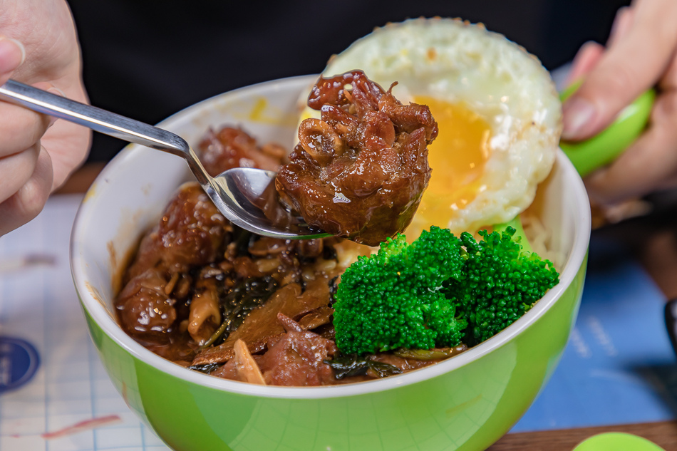『米飯聯合國』系列的台式三杯雞飯(129元) 『米飯聯合國』系列的台式三杯雞飯(129元)