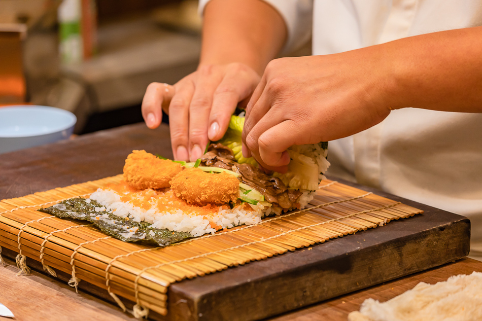 起司可樂餅牛肉壽司(6顆)240元 起司可樂餅牛肉壽司(6顆)240元