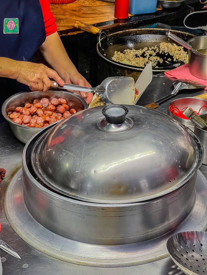 楠梓美食 - 右昌元帥廟美食廣場 x 平價美味豬血湯炒飯