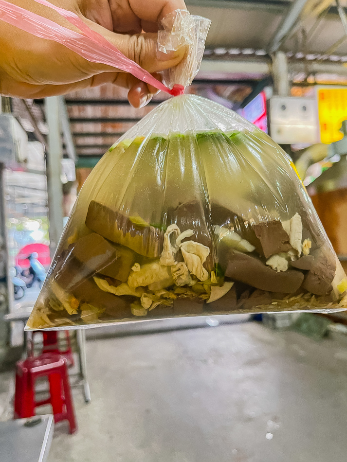楠梓美食 - 右昌元帥廟美食廣場 x 平價美味豬血湯炒飯 楠梓美食 - 右昌元帥廟美食廣場 x 平價美味豬血湯炒飯