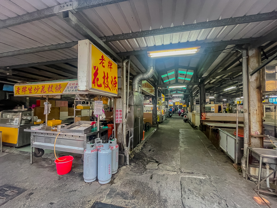 楠梓美食 - 右昌元帥廟美食廣場 x 平價美味豬血湯炒飯