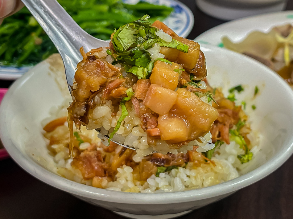 橋頭美食 - 黃家肉燥飯