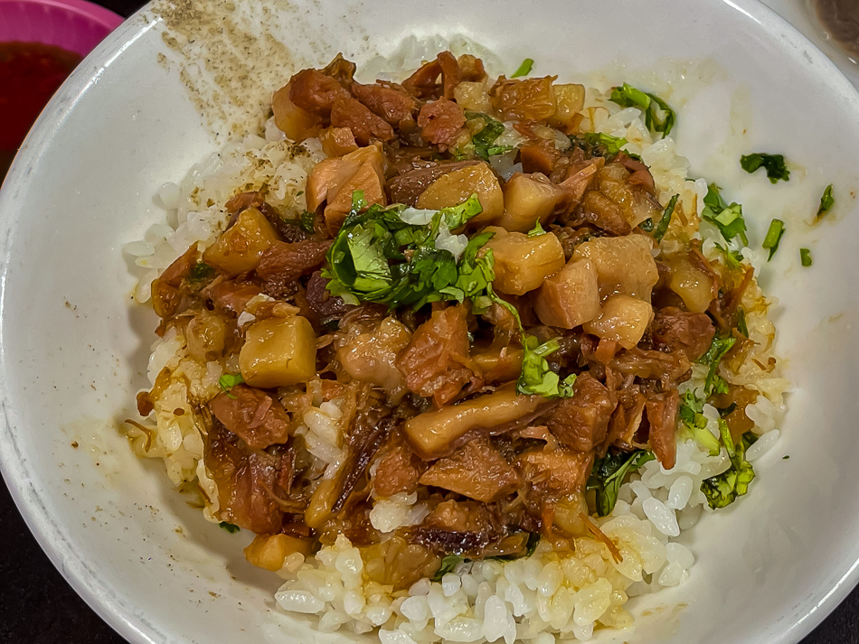 橋頭美食 - 黃家肉燥飯