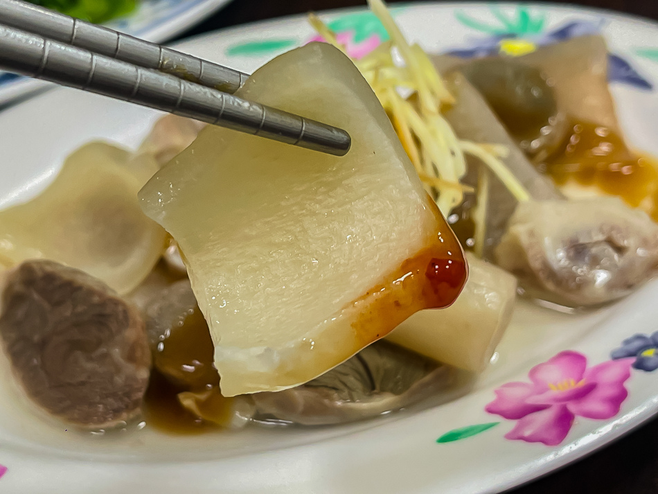 橋頭美食 - 黃家肉燥飯