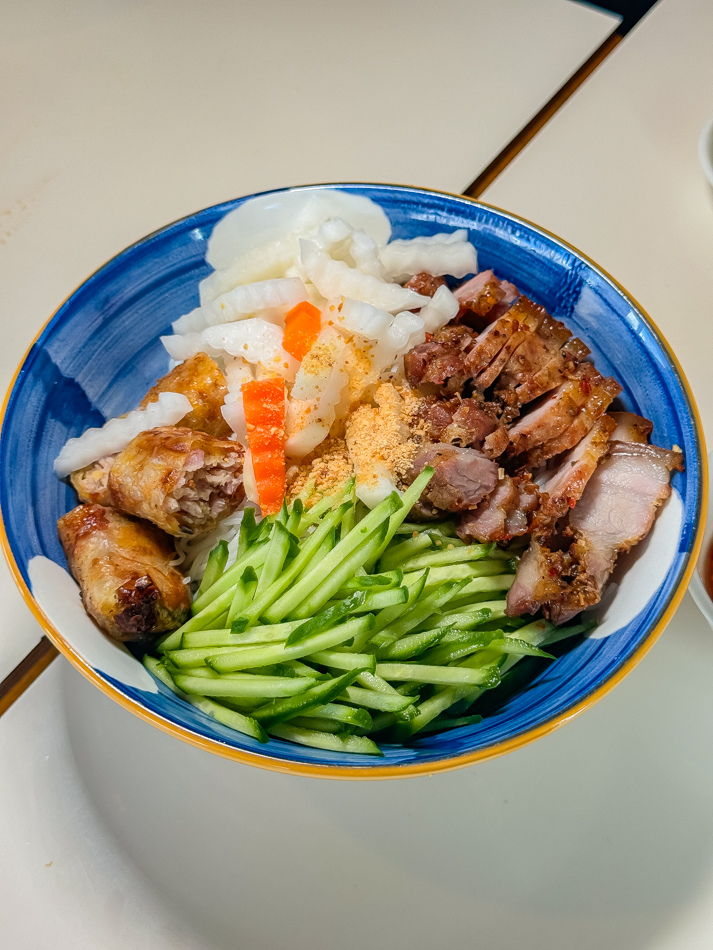 涼拌米線-豬肉 100元