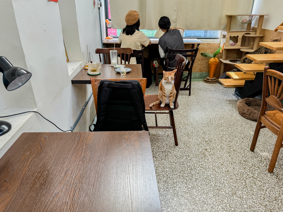店內座位區