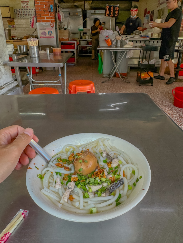 鹽埕美食 - 阿忠虱目魚粗米粉餐點