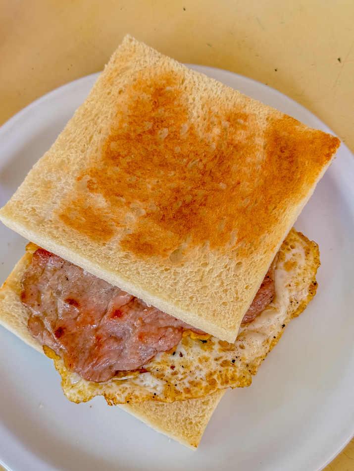 燒肉土司加蛋 燒肉土司加蛋