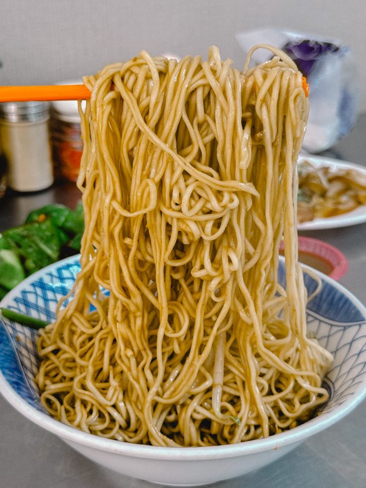 鹽埕美食 - 阿凡沙茶麻醬麵 (15).jpg