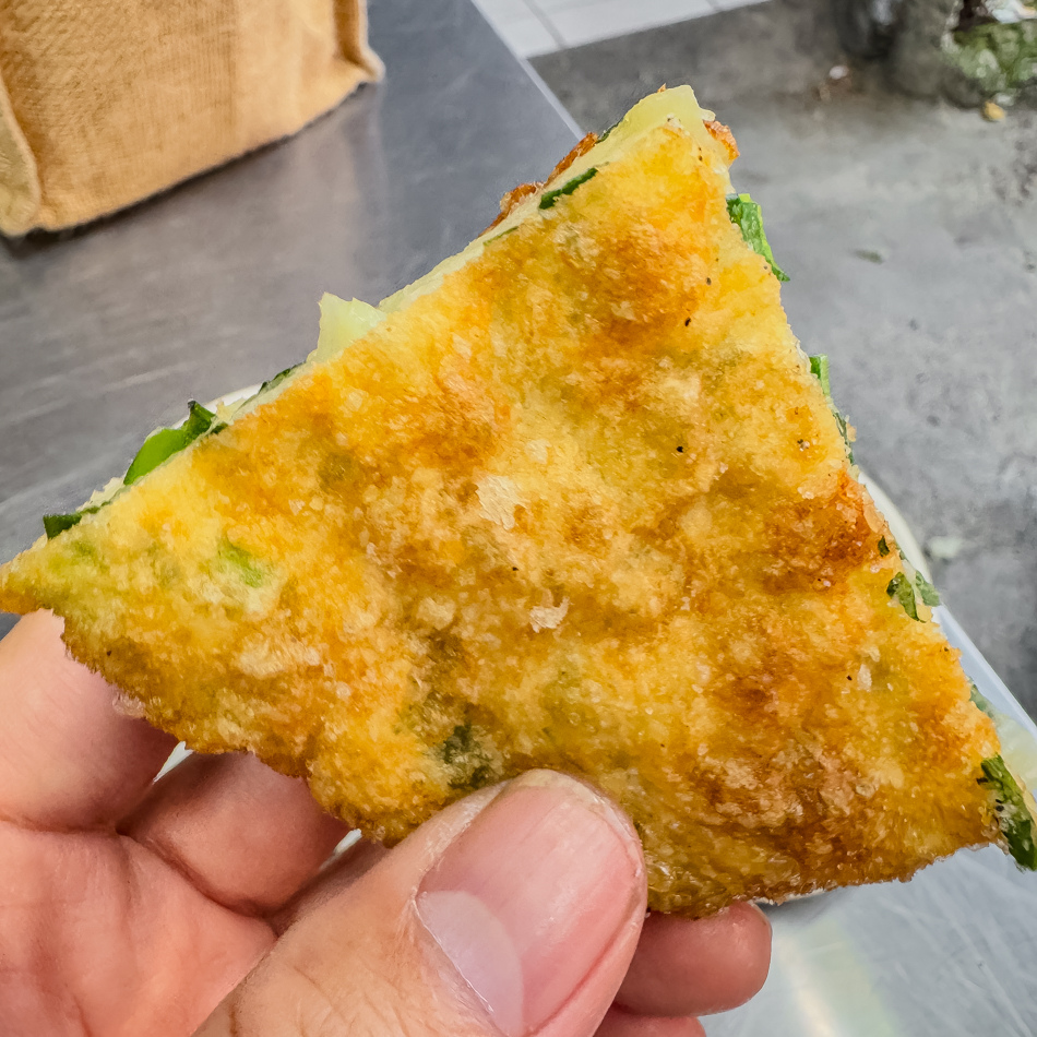 高雄美食 - 江浙蔥油餅 (11).jpg