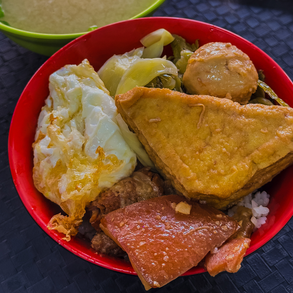 高雄前鎮美食華喜爌肉飯 (3).jpg