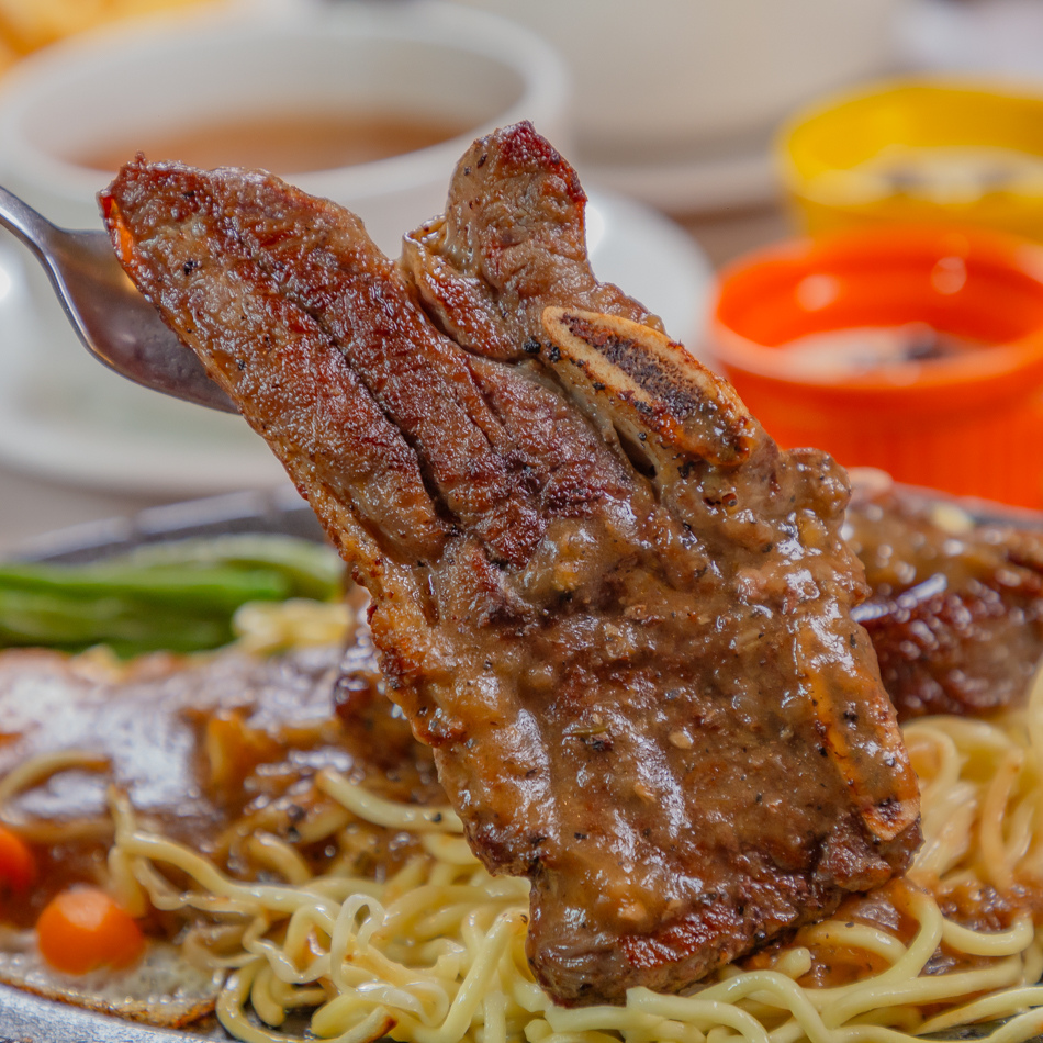 三民區美食 - 驚蟄洋食坊 (39).jpg