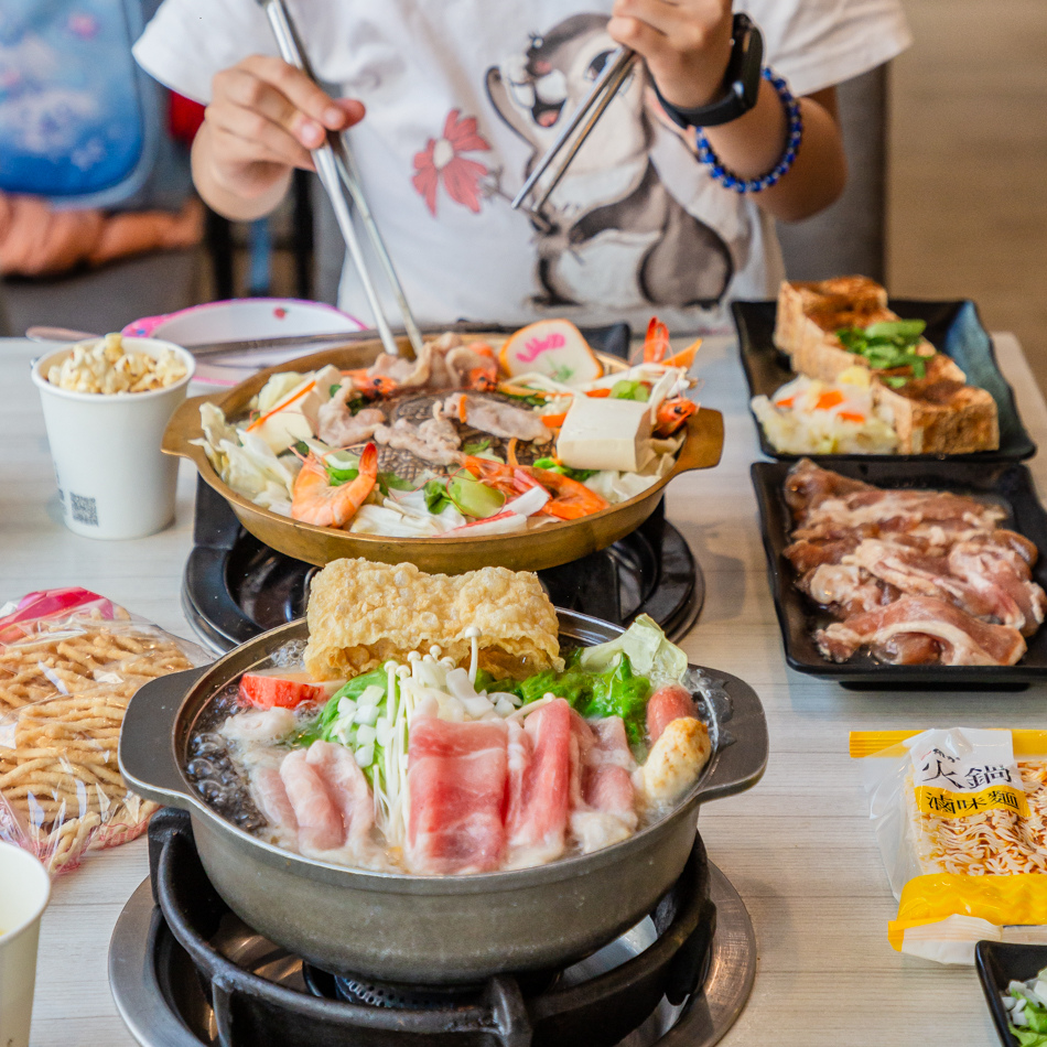 精選菜色展示，豐富火鍋食材與多樣料理選項一覽