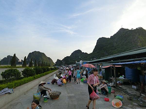 下龍灣農貿市場、vinmart 百貨- (40).JPG