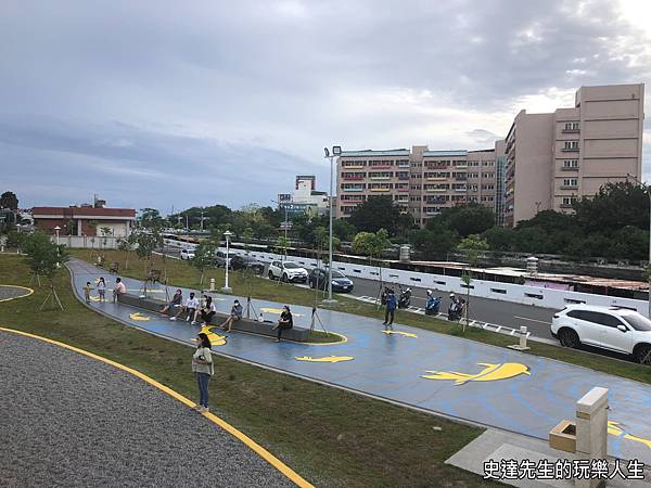 【台南親子公園】健康綠洲公園~遨遊在台南運河旁的迷宮滑梯大船