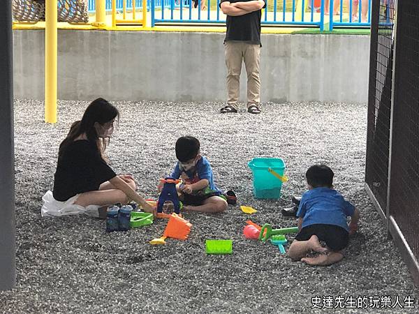 【台南親子公園】健康綠洲公園~遨遊在台南運河旁的迷宮滑梯大船