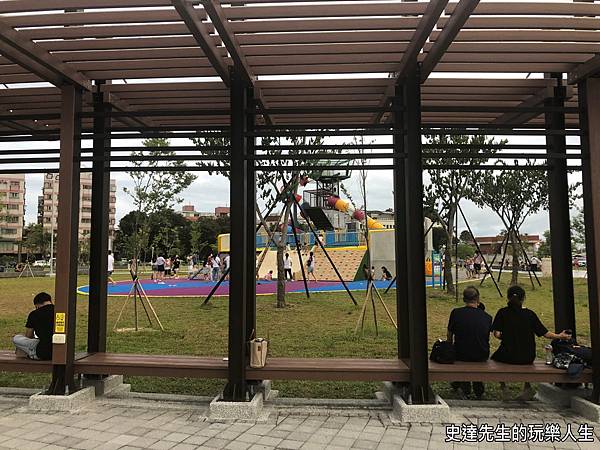 【台南親子公園】健康綠洲公園~遨遊在台南運河旁的迷宮滑梯大船