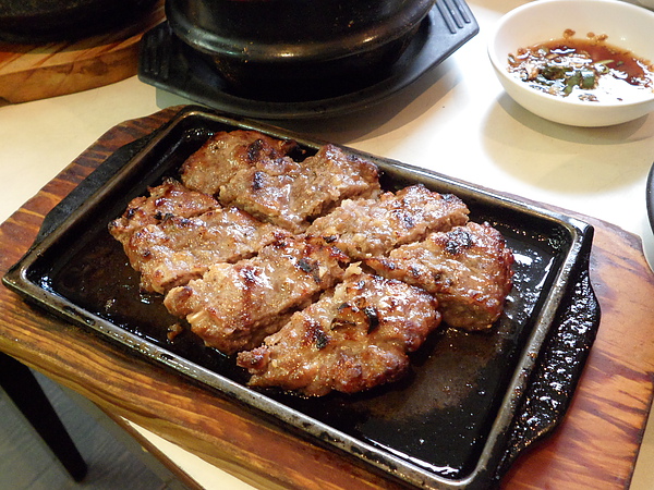 芝麻村豆腐鍋-肉排