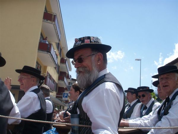 PICT2461-Parade of Jodlerfest, St. Moritz Bad, Ober Engadin(20070624).JPG