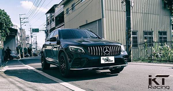 BENZ GLC (1).jpg