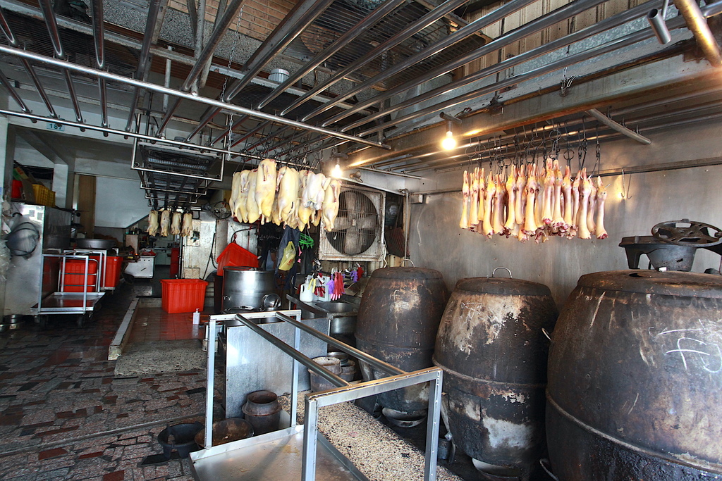 吃。高雄美食｜鳳山區。「兵阿石北平烤鴨店」「兵阿石北平烤鴨店