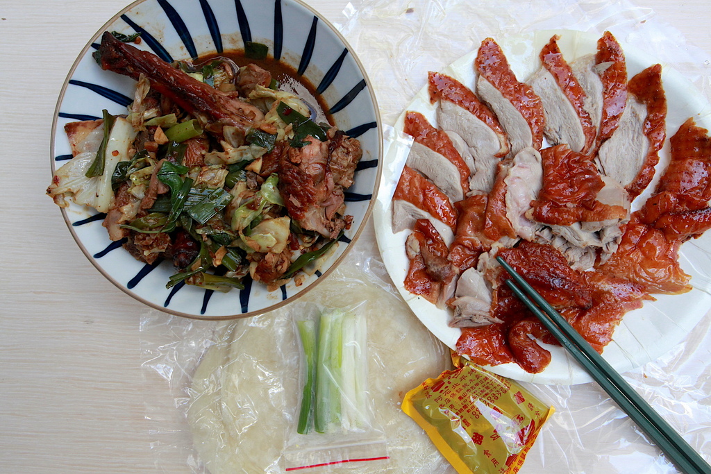 吃。高雄美食｜鳳山區。「兵阿石北平烤鴨店」「兵阿石北平烤鴨店