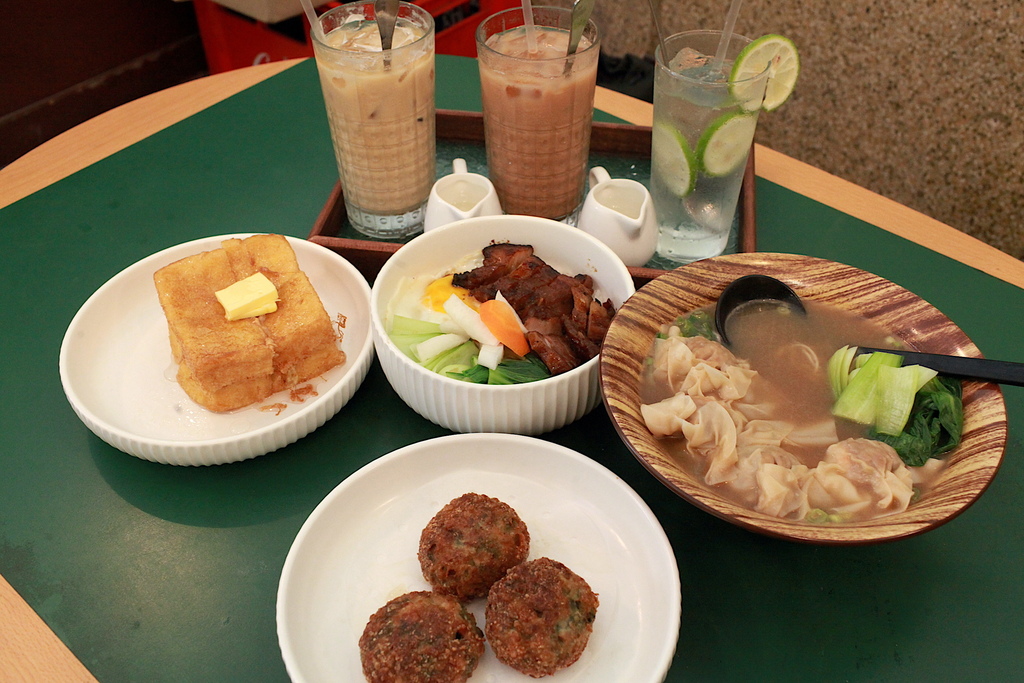 吃。台南市｜中西區。「叁仰台南港式茶餐廳」「叁仰台南港式茶餐